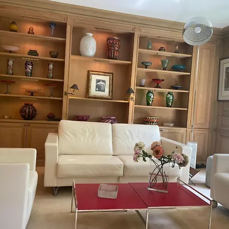Exclusive 106 M2 With Terrace Avenue Raphael Lejlighed Paris